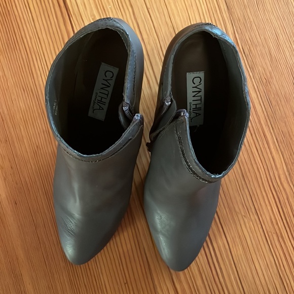 Cynthia heel boots, grey only wore once. Stylish and functionality. - Picture 5 of 5